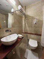 Mastiff Hotel Crystara, Jalgaon