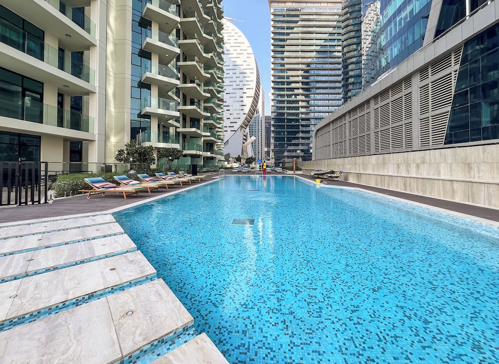Luxury 1BR in Business Bay