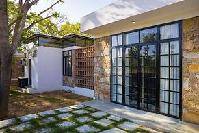 Elivaas Nature 95 4BHK Farm with Pool