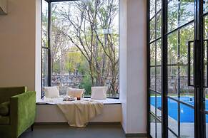 Elivaas Nature 95 4BHK Farm with Pool