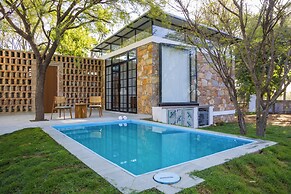 Elivaas Nature 95 4BHK Farm with Pool