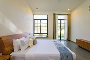 Elivaas Nature 95 4BHK Farm with Pool