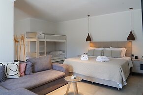 APADEMIA SKYROS