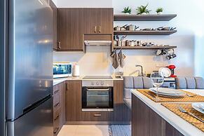 Lemon Tree 1-BR Apt & Pool in Livadia