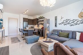 Lemon Tree 1-BR Apt & Pool in Livadia