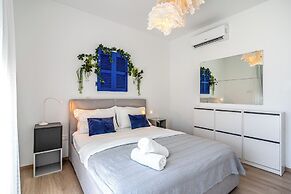 Lemon Tree 1-BR Apt & Pool in Livadia