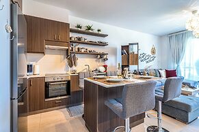 Lemon Tree 1-BR Apt & Pool in Livadia