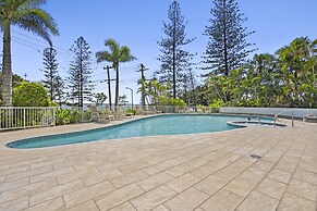 Bright 2 Bed Apartment With Ocean Views