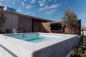 Stylish Apartment in Ikebana Complex