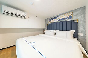 Huaqiang North Executive Apartment
