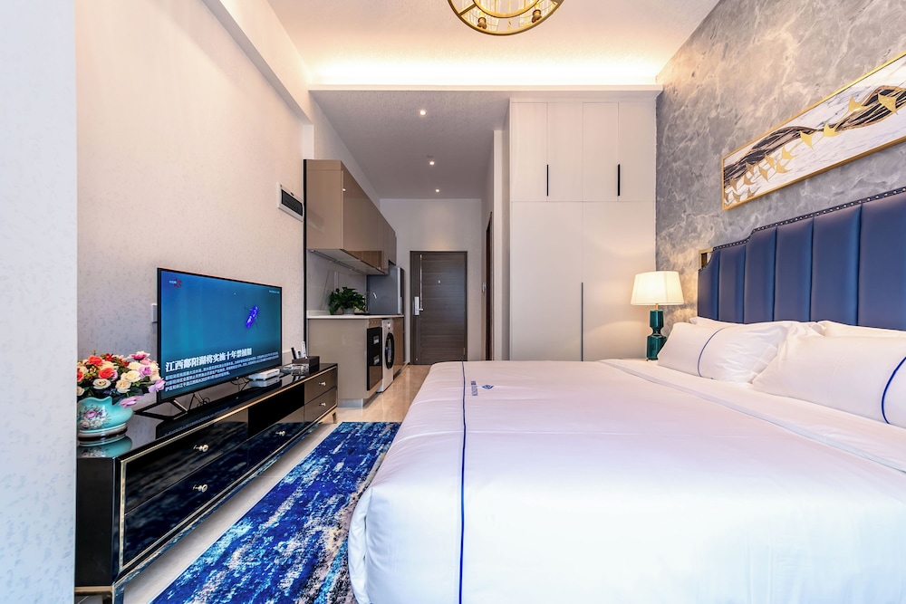 Huaqiang North Executive Apartment