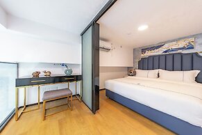Huaqiang North Executive Apartment