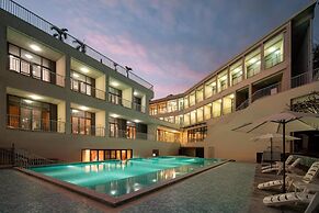 Serenity Coast Hotel