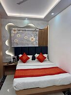 Hotel Amba Deluxe