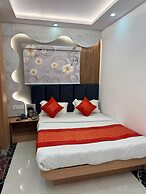 Hotel Amba Deluxe