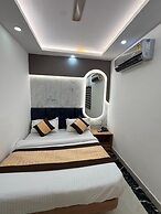 Hotel Amba Deluxe