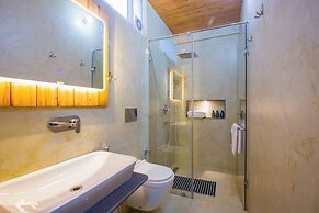 ELIVAAS Twin Chalets 4BHK Escape Villa