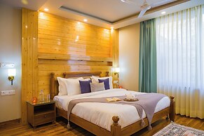 ELIVAAS Twin Chalets 4BHK Escape Villa