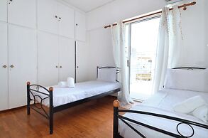 A cute & comfortable 2 bedroom apartment