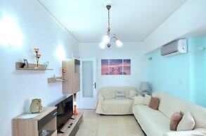 A cute & comfortable 2 bedroom apartment