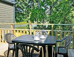 Lake View Cottage With Terrace for 6