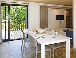 Lake View Cottage With Terrace for 6