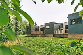 Lake View Cottage With Terrace for 6