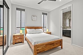 Brand New Riverfront Home, Pool and Sunrise Views