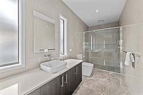 Brand New Riverfront Home, Pool and Sunrise Views