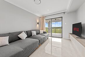 Brand New Riverfront Home, Pool and Sunrise Views