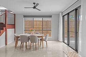 Brand New Riverfront Home, Pool and Sunrise Views