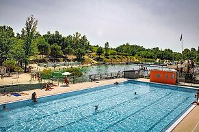 Cottage With Heated Pool in Monclar