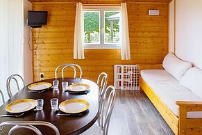 Cottage With Heated Pool in Monclar