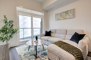 Stylish Downtown Suite With Patio City Views