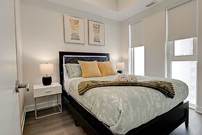 Stylish Downtown Suite With Patio City Views