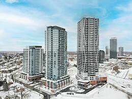 Modern High-rise Condo w City Views Balcony