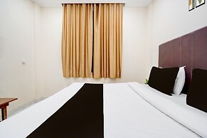 Deluxenirmala Palace