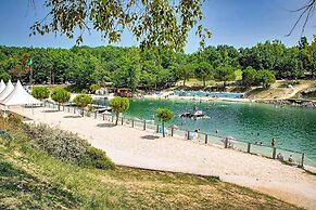 Getaway Near Monclar Lake With Pool