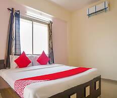 Classic With Balconyhotel Galaxy Inn