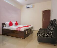 Classic With Balconyhotel Galaxy Inn