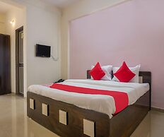 Classic With Balconyhotel Galaxy Inn