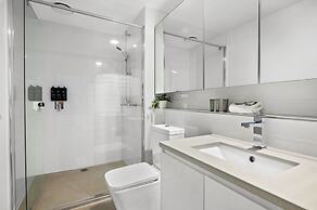 Modern Apartment With Stunning Views in Southbank