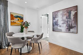 Modern Apartment With Stunning Views in Southbank