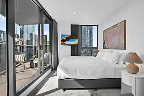 Modern Apartment With Stunning Views in Southbank