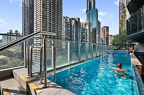 Modern Apartment With Stunning Views in Southbank