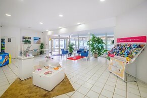 3-guest Apartment With Terrace in Saumur