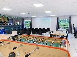 Monclar Escape With Tennis & Shared Pool