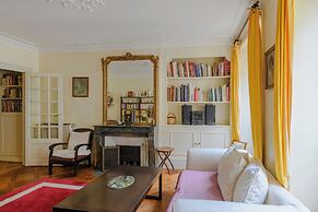Paris Center St Claude residence