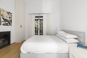 Bright 2 Bed House in Surry Hills
