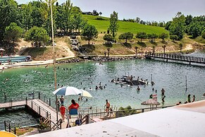 Escape Near Monclar-de-quercy Lake